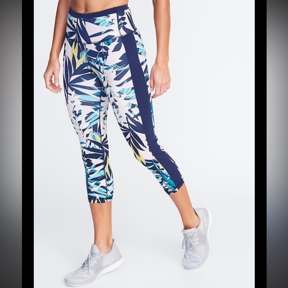 Old Navy Pants - Old Navy Women Plus Elevate Legging Go Dry Tropical Print Capri Summer XXL 2X